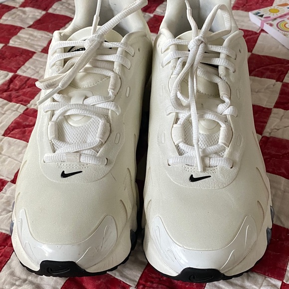 Nike Air Max White, black and blue Sneakers size 9.5 - Picture 3 of 12